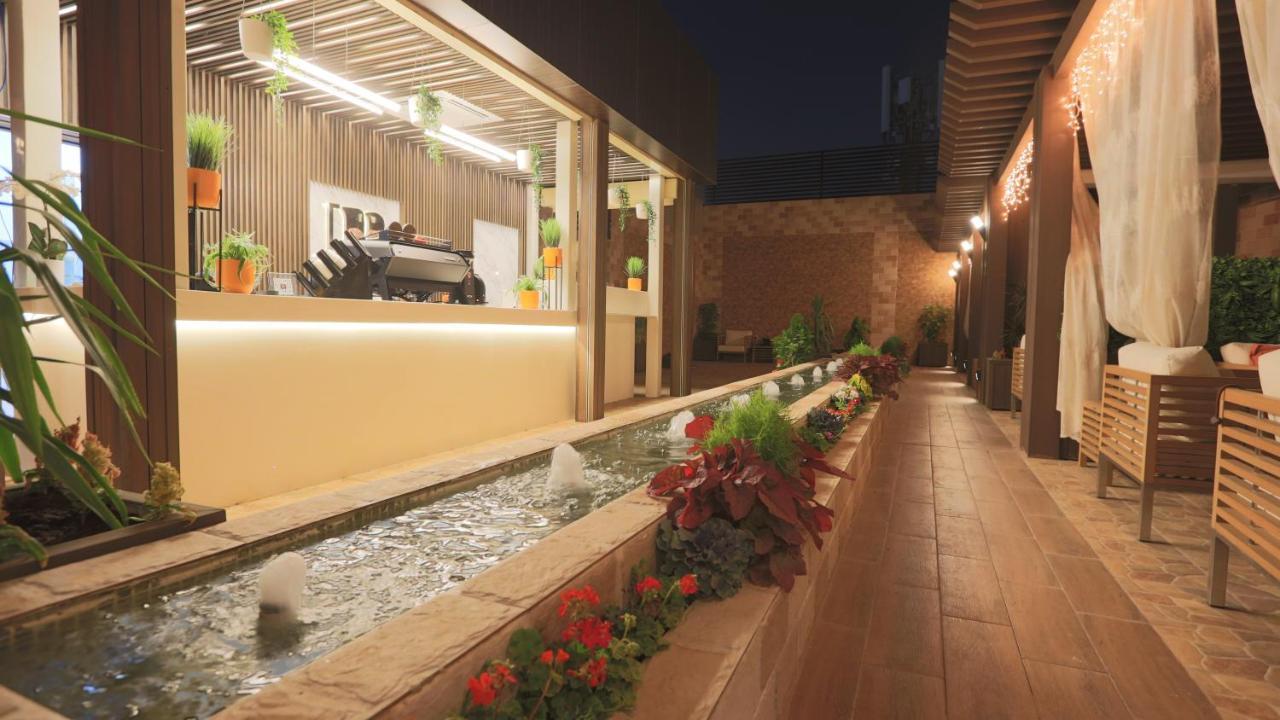 Broad Almkan Apart Hotel 塔伊夫 外观 照片