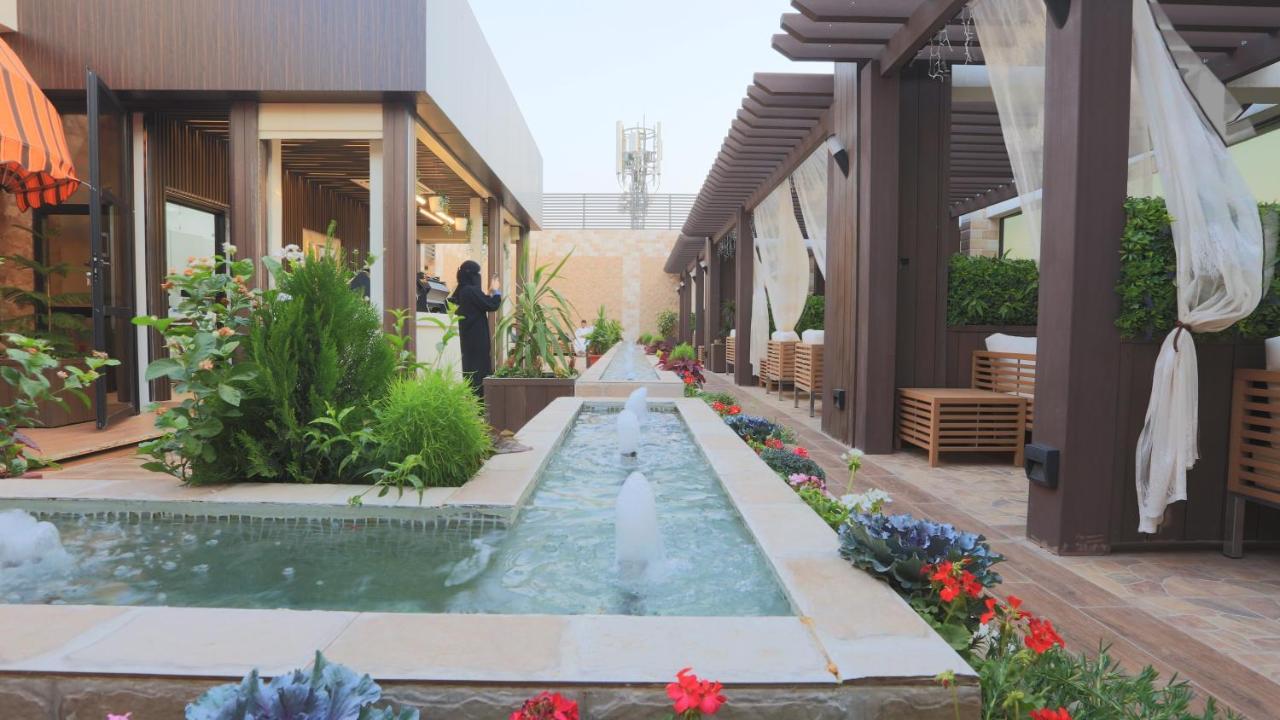 Broad Almkan Apart Hotel 塔伊夫 外观 照片