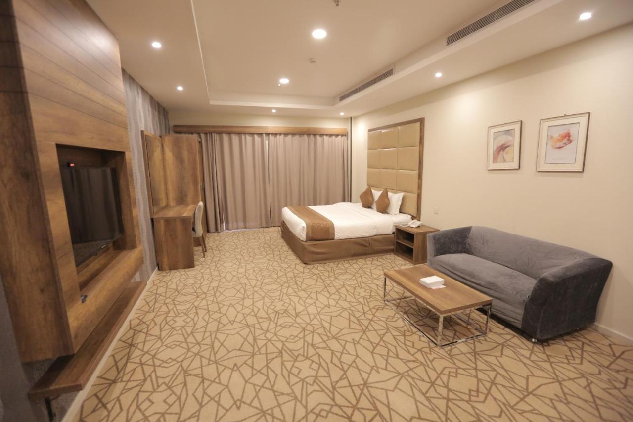 Broad Almkan Apart Hotel 塔伊夫 外观 照片